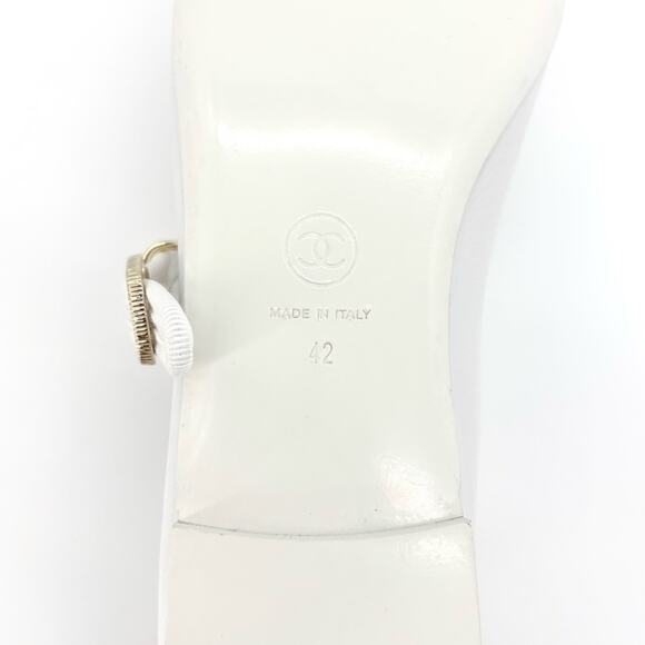 NEW Chanel 2024 Interlocking CC Logo White Leather Cap Toe Ballerina Flats 42 - Picture 10 of 10